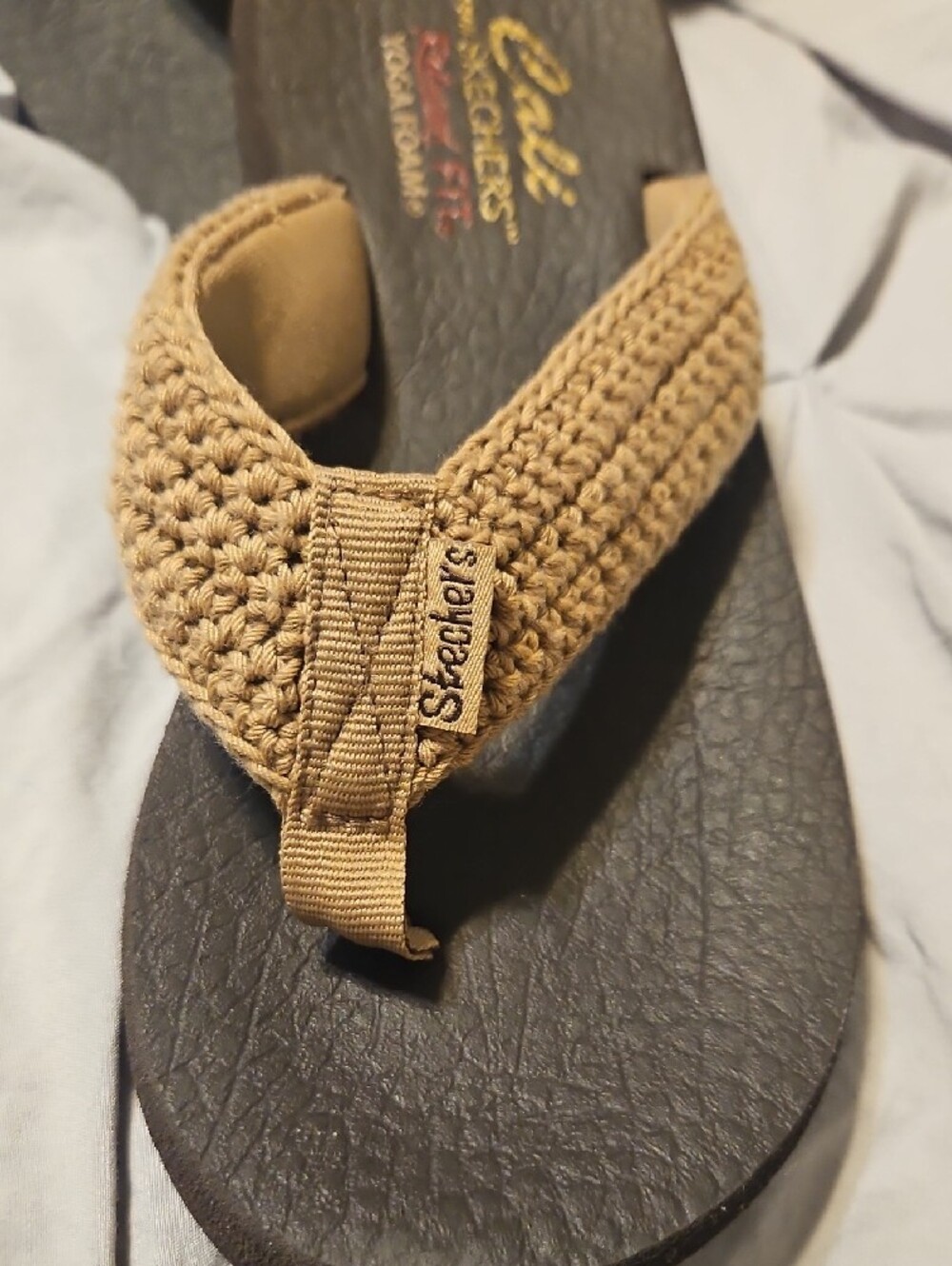 Skechers Women’s Tan Crochet Strap Yoga Foam Flip Flops - Picture 3 of 5